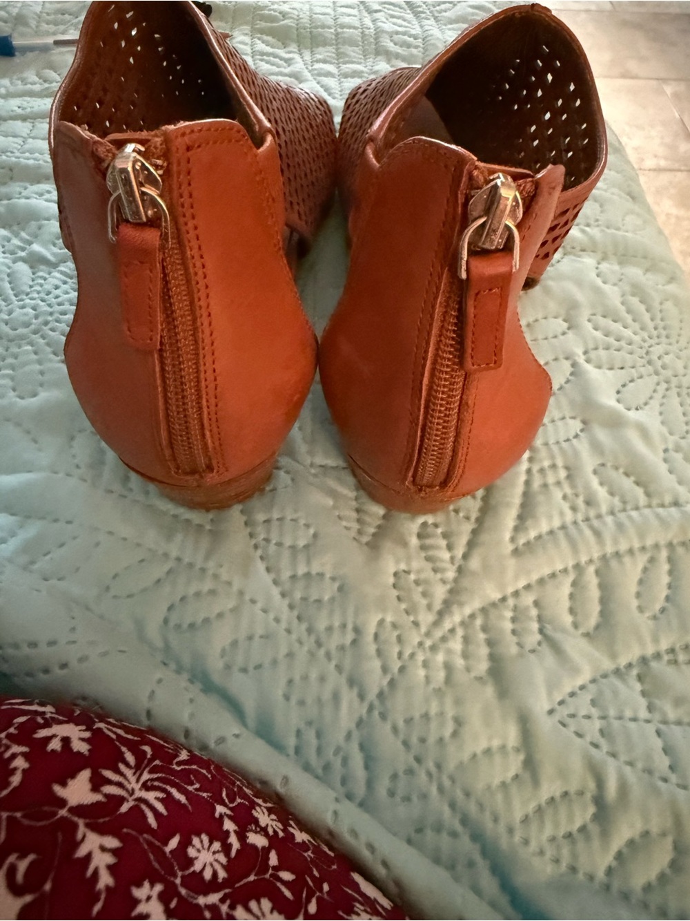 Sage + simple leather sandals - Picture 2 of 5